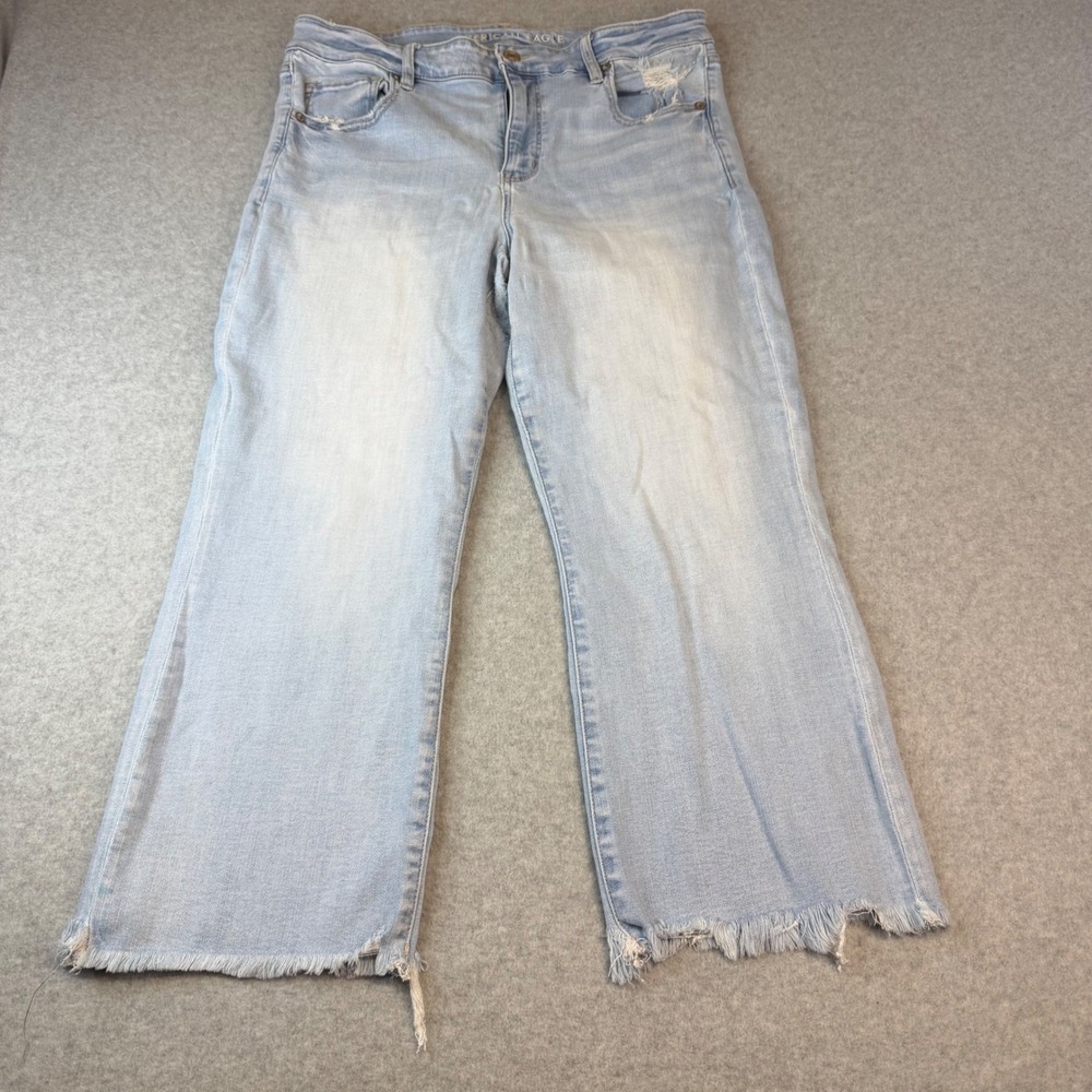 American Eagle Wide Leg Crop Jeans Light Wash Distressed Raw Hem Size 14 Short